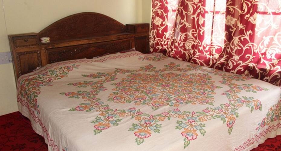 Hotel Alriza, Srinagar 3